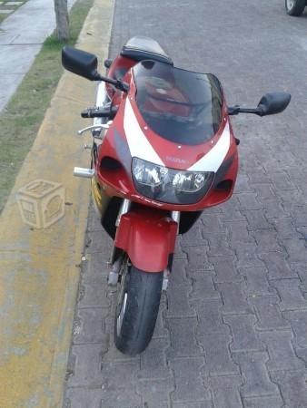 Susiki Srad 750cc muy llamativa