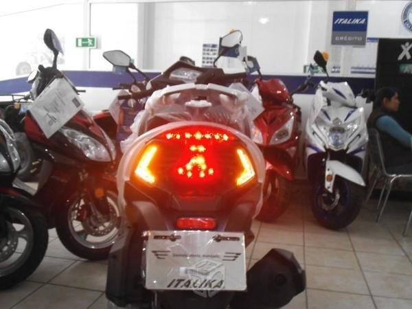 Motocicleta scotter trn 150 -16