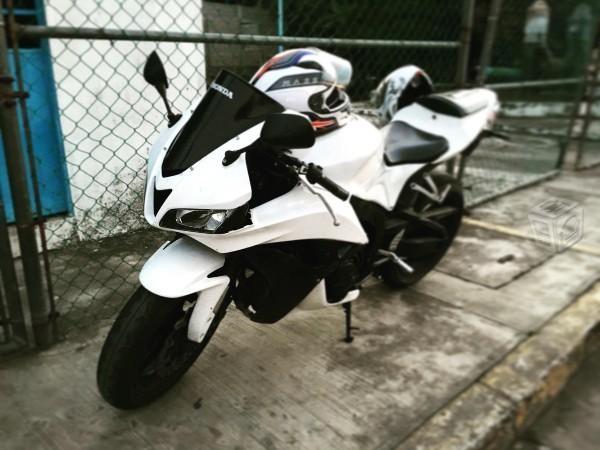 Honda CBR600RR -09