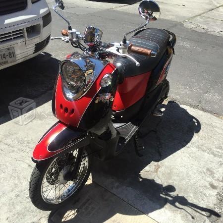 Semi-nueva yamaha 