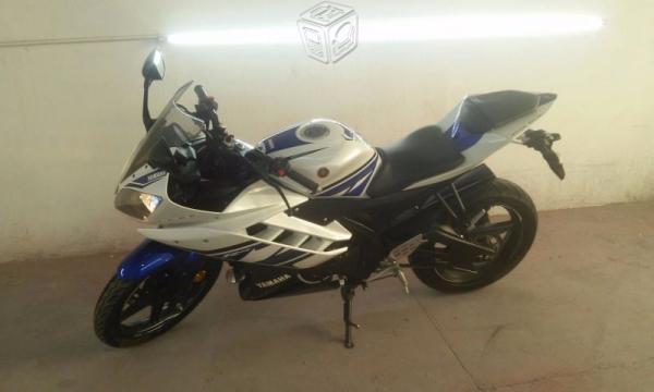 Bonita Yamaha R15 Edicion Especial Blanco/Azul -14