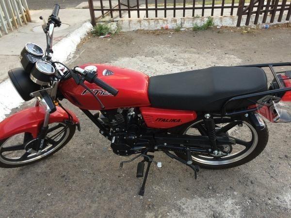 Motocicleta 125 cc italika