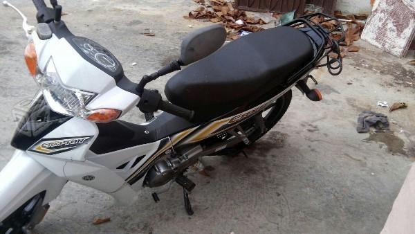 Vendo moto yamaha -15