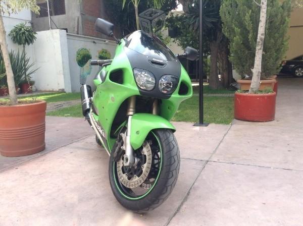 Kawasaki zx7r p/c -01