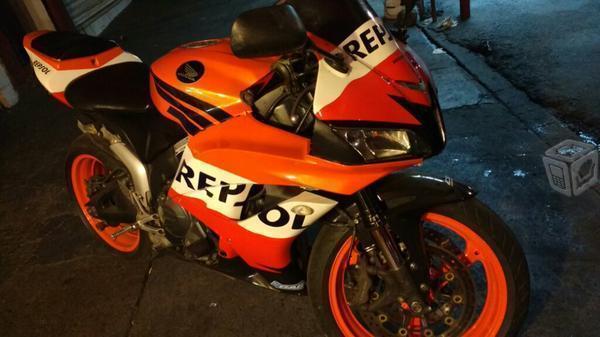 Honda rr 600 cbr repsol -09