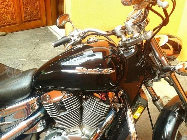 Equipada Honda Shadow 1100cc excelente. -05