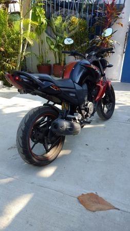 Motocicleta yamaha mod. -13