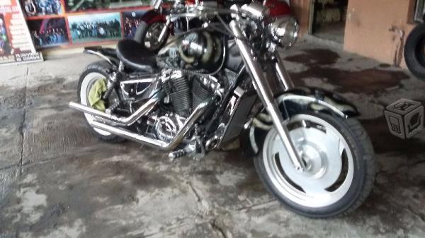 Se vende poderosa honda shadow vt 1100 -00