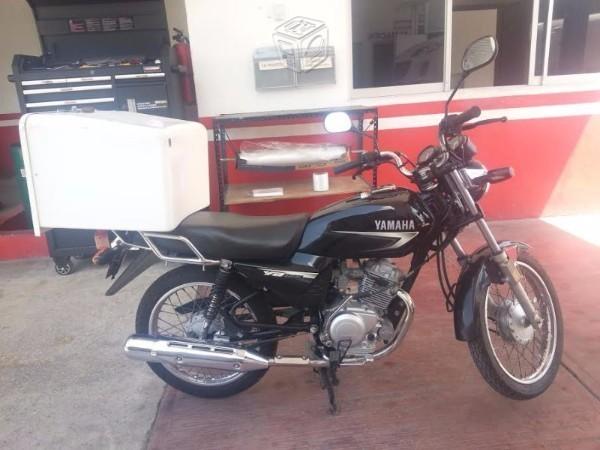 Se vende moto YAMAHA -13