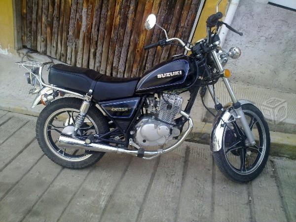 Bonita moto suzuki -13