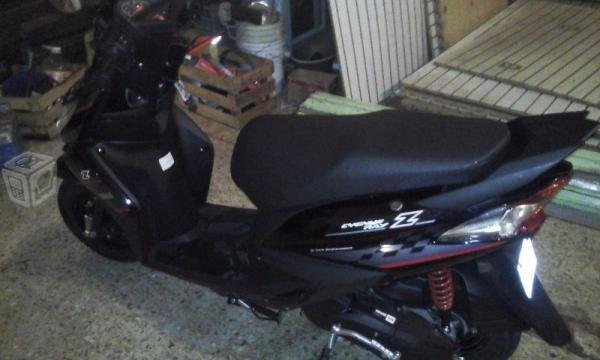 Reestrene moto Rayz -14