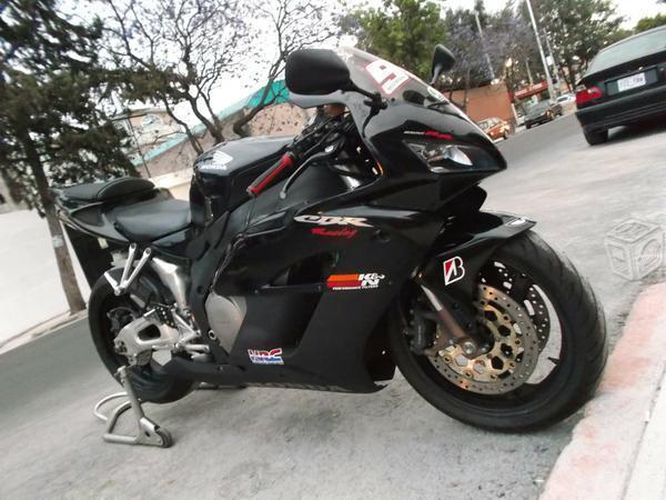 Honda 1000rr impecable -04