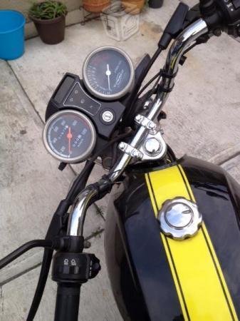 Moto italika FT150 negra/amarilla -15