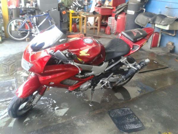 Moto vtr honda con colin de rr 1000 amricana -98