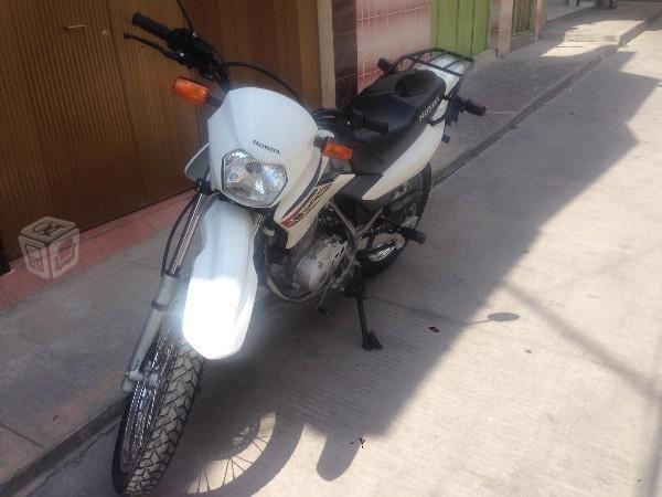 HONDA DOBLE PROPOCITO 125.cc SEMINUEVA