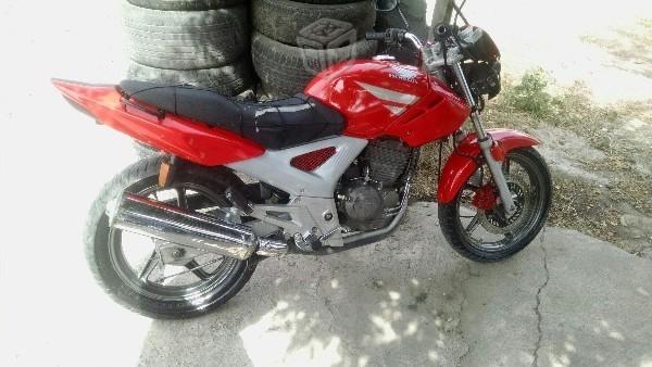 Honda twister 6vel 250cc -06