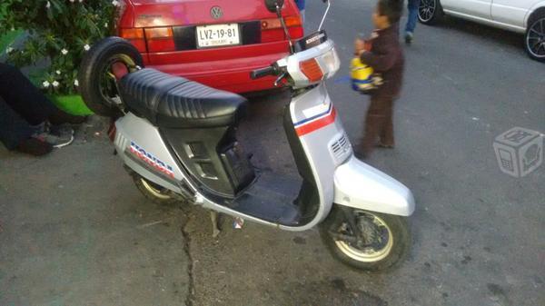 Honda kinetic 100cc classica -92