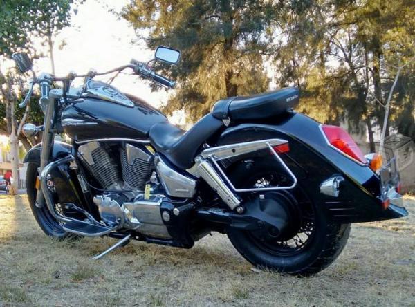 Honda 1300 vtx recien importada equipada flamante