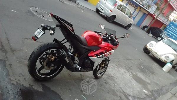 Bonita yamaha r15 -15