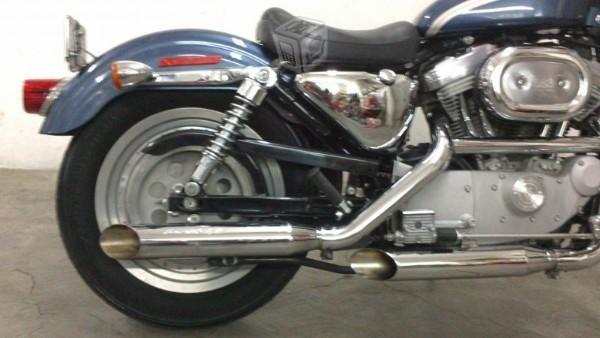 Harley Davidson XL883 Custom de Aniversario -03