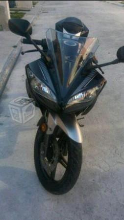 Moto Yamaha R15 -14