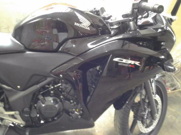 Motocicleta honda CBR 250 COLOR NEGRA -15