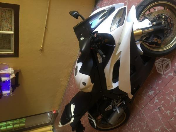 Yamaha r6 exelente -08