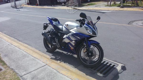 Yamaha R15 -15