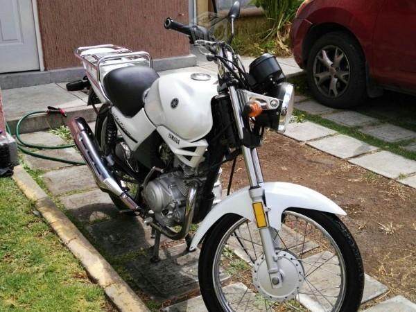 Motocicleta BIEN CUIDADA YAMAHA -11