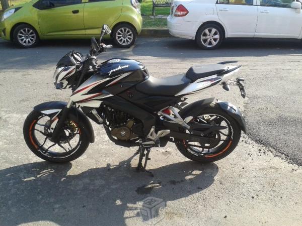 Pulsar ns200 v/ cambio por auto chico