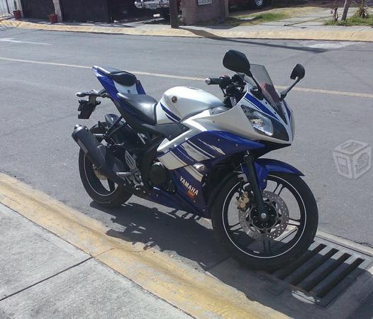 Yamaha R15 -15