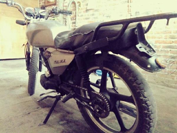 Motocicleta -12