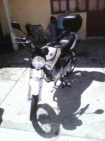 Exelente moto lista para recorrer 14 yamaha