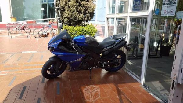 Moto Yamaha R1 Nacional -13