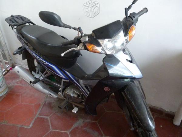 Motocicleta Yamaha -15