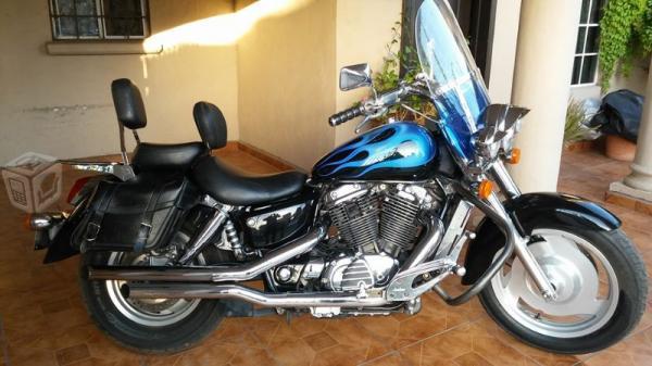 Honda shadow sabre -01