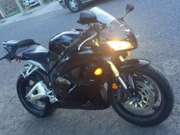 CBR600 RR Negra -12