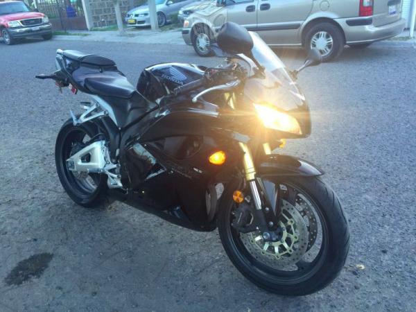 CBR600 RR Negra -12