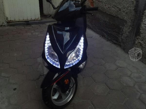 Motoneta italika gts 175 led -14