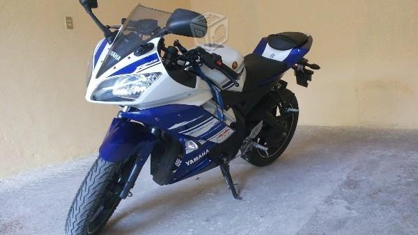 Yamaha R15 -15