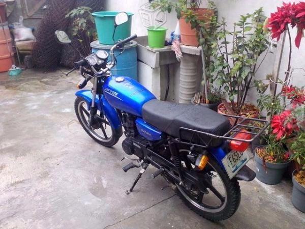 Xft 125 moto italika -13