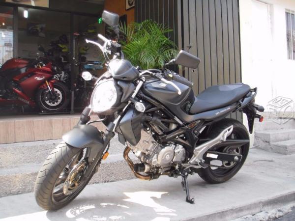 Preciosa suzuki gladius 650 cc -13