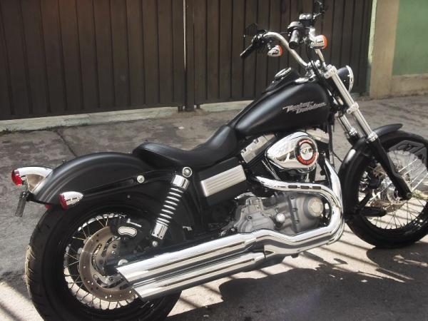 Harley dyna streetbob 1600cc seminueva -09