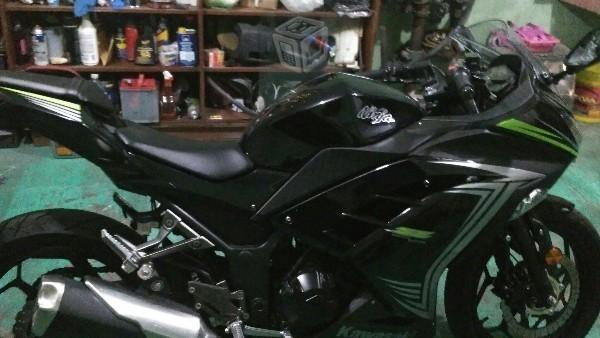 Ninja 300 SE abs semi nueva -14