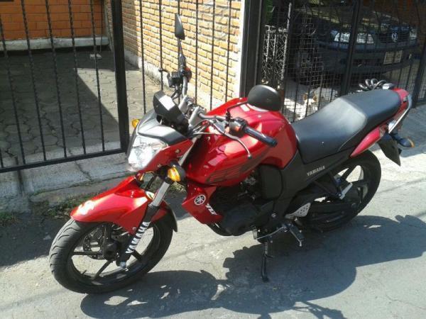 Motocicleta fz16 conservadisima roja unico dueño -14