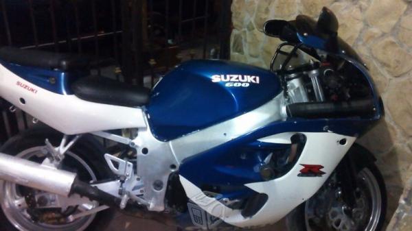 Motocicleta suzuki -00
