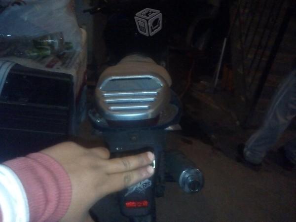 Vendo moto italika -10