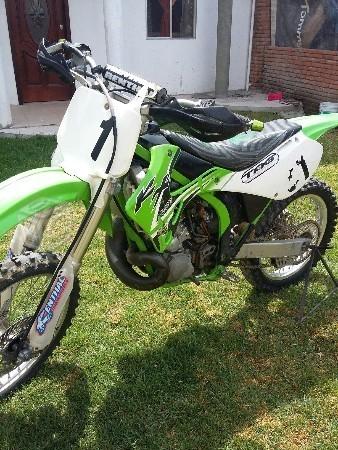 Motocicleta kawasaki 250 -02