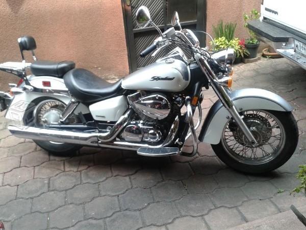 Honda shadow 750 impecable -05