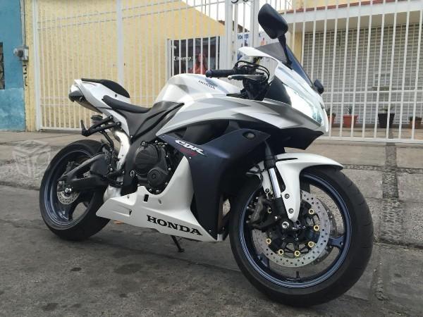 Impecable Honda CBR 600RR -07